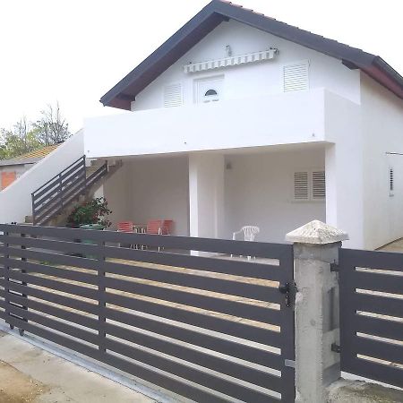 Emilija Apartments Privlaka Exterior foto